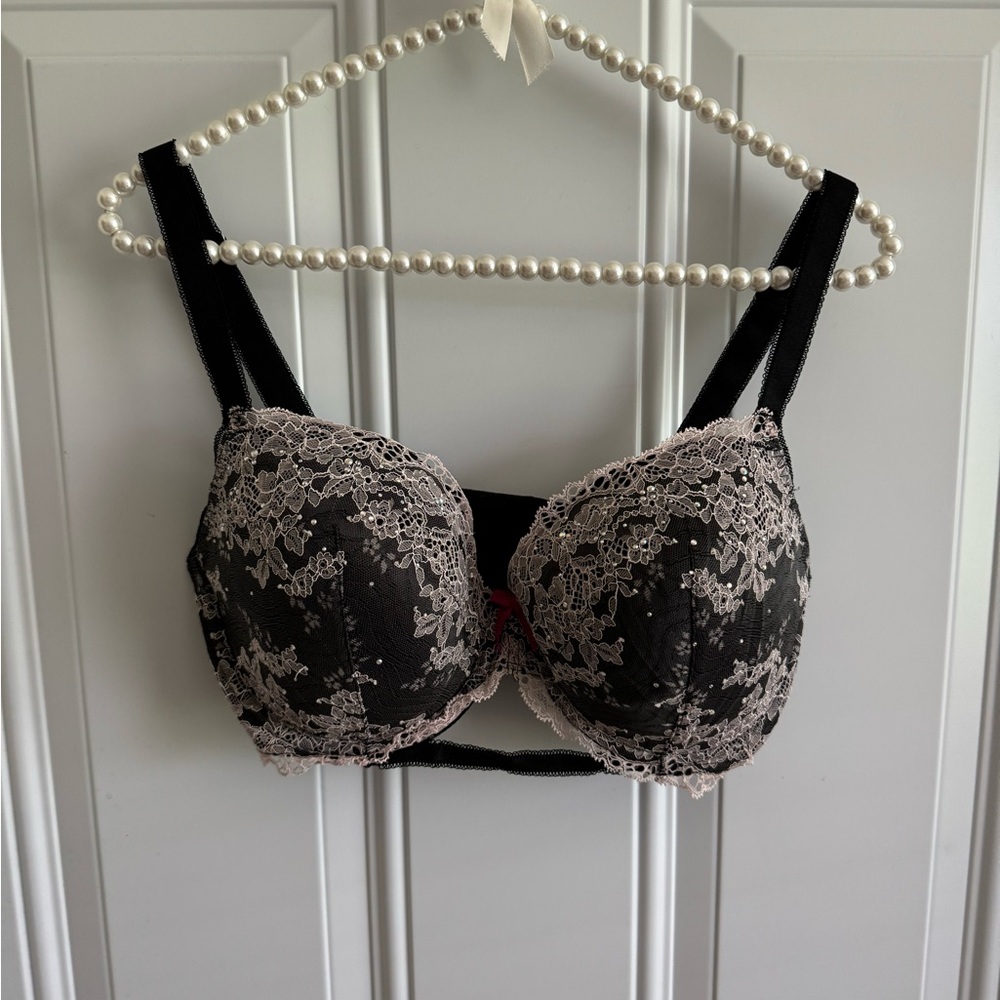 Victoria's Secret Dream Angels Line Demi Black and White Bra Intimates